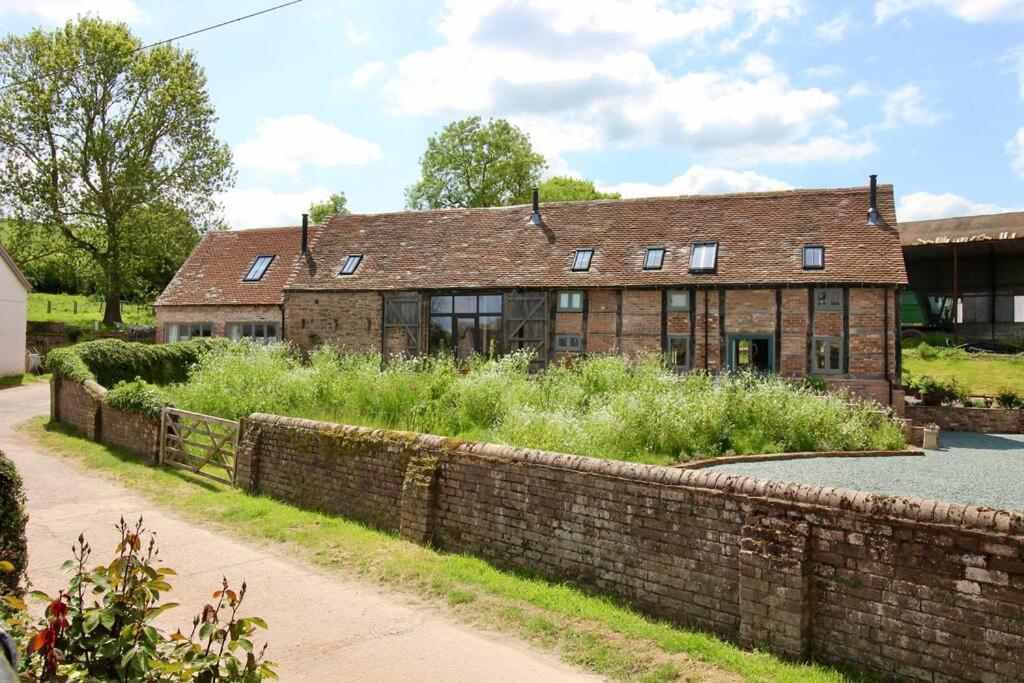 The Cart House - Beautiful Contemporary Barn - Hot Tub Bridgnorth Exterior foto