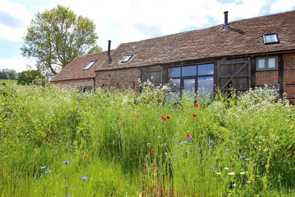 The Cart House - Beautiful Contemporary Barn - Hot Tub Bridgnorth Exterior foto
