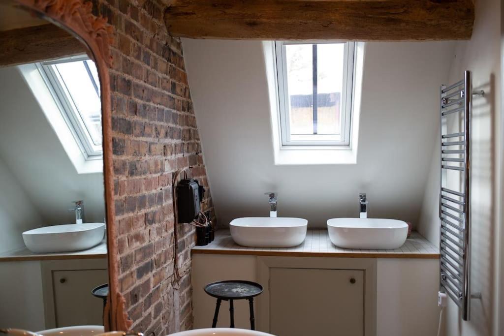 The Cart House - Beautiful Contemporary Barn - Hot Tub Bridgnorth Exterior foto