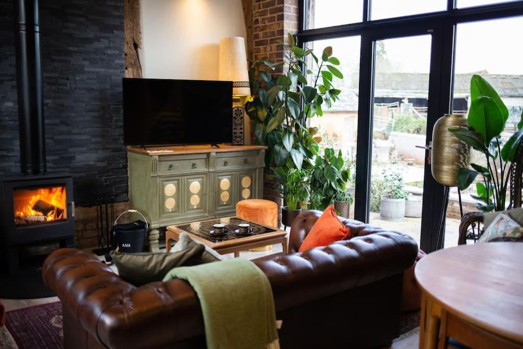 The Cart House - Beautiful Contemporary Barn - Hot Tub Bridgnorth Exterior foto
